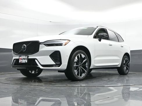 New 2026 Volvo XC60 B5 Plus w/ Climate Package image 43