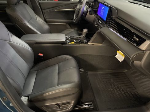 Used 2025 Toyota Camry XSE image 35