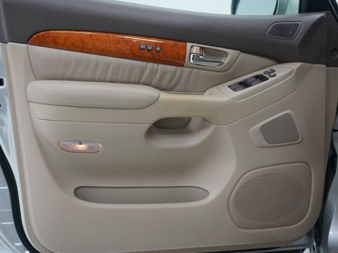 Used 2004 Lexus GX 470 image 16