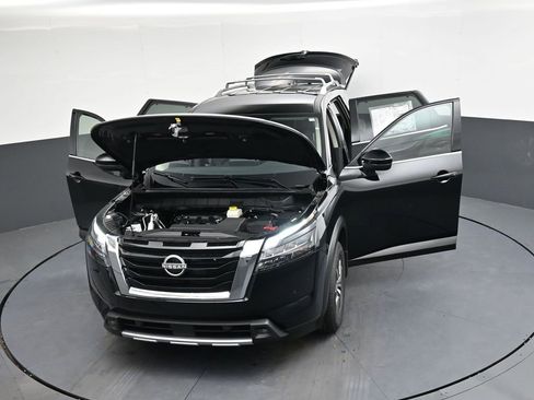 New 2025 Nissan Pathfinder SL image 33