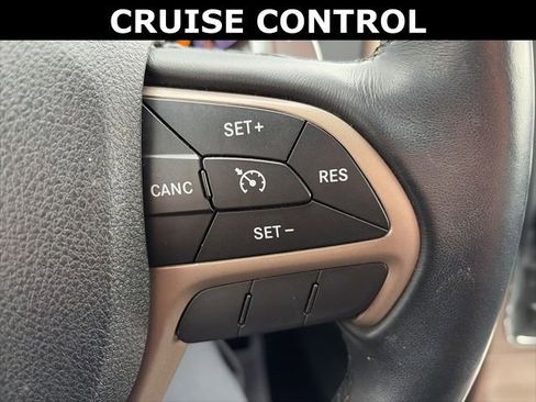 Used 2017 Jeep Grand Cherokee Laredo image 19