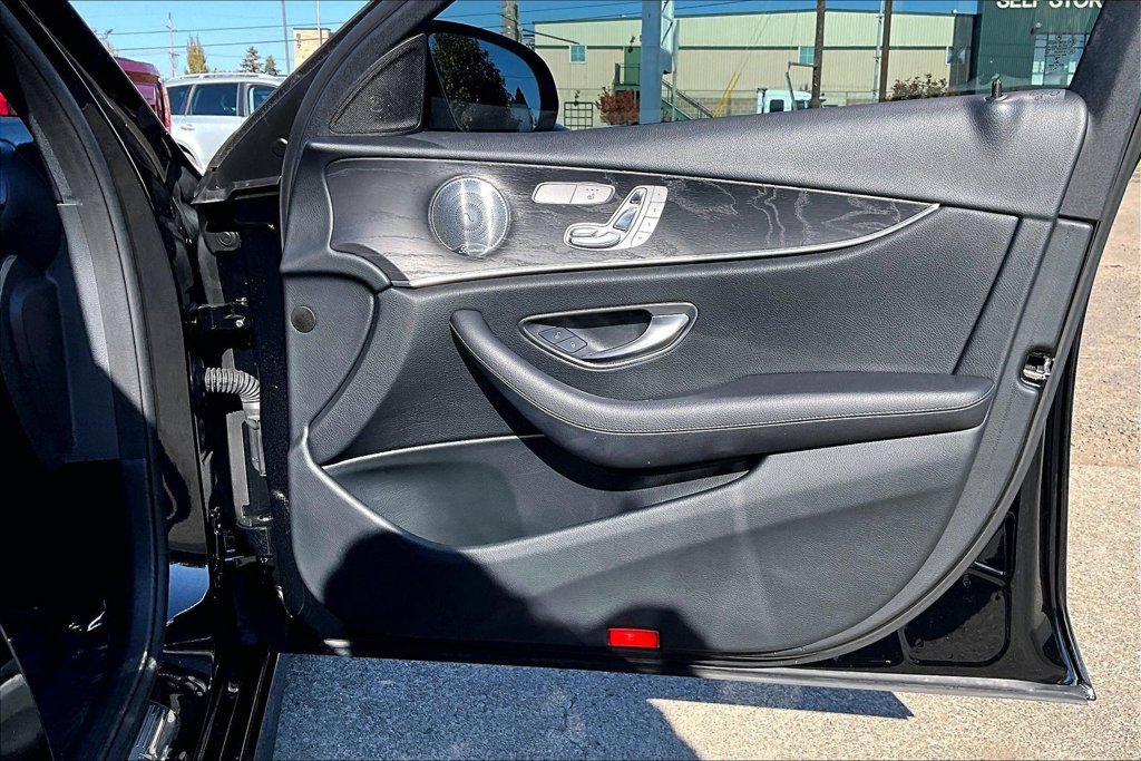 Used 2017 Mercedes-Benz E 300 4MATIC image 23