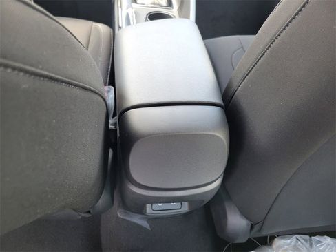 Certified 2025 Hyundai Elantra Sport image 30