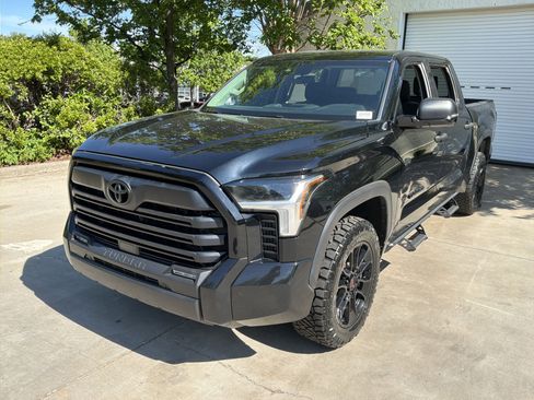 Used 2023 Toyota Tundra SR5 w/ SR5 Convenience Package image 5