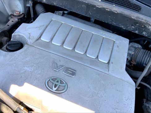 Used 2011 Toyota Highlander 4WD w/ Tech Pkg image 32