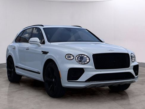 Used 2021 Bentley Bentayga Plug-In Hybrid AWD/4WD image 3