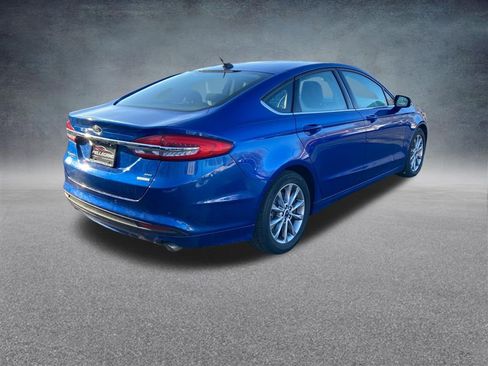 Used 2017 Ford Fusion SE w/ Fusion SE Technology Package image 7