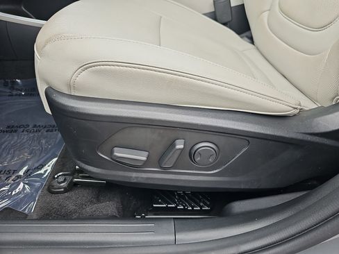 Used 2024 Hyundai Tucson Limited image 27