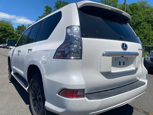 Used 2023 Lexus GX 460 Premium w/ Premium Package AWD/4WD image 3