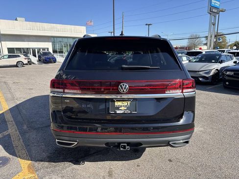 Used 2025 Volkswagen Atlas SE image 7
