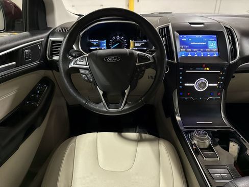 Used 2019 Ford Edge Titanium w/ Equipment Group 301A AWD/4WD image 11