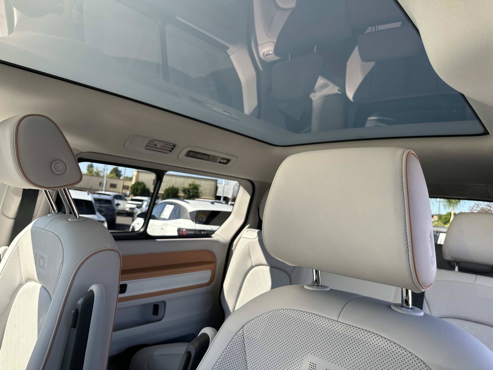 Certified 2025 Volkswagen ID. Buzz 1st Edition RWD image 24