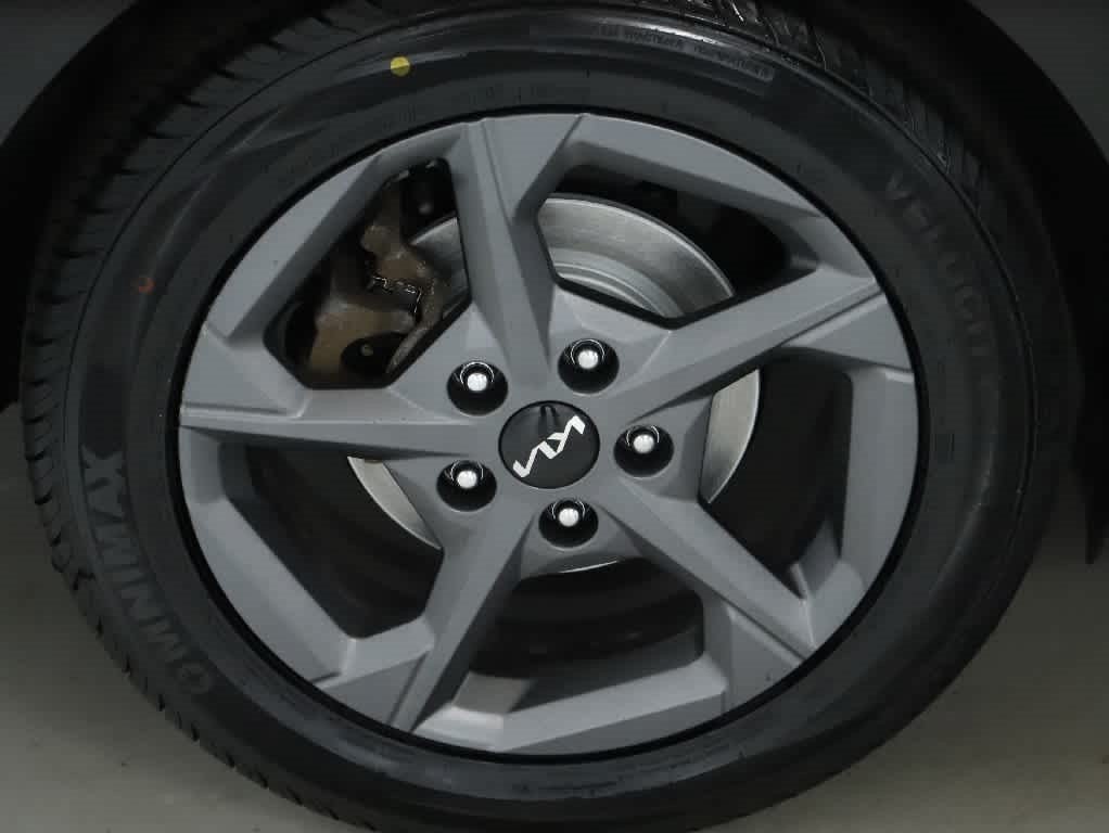 Used 2025 Kia K4 FWD image 12