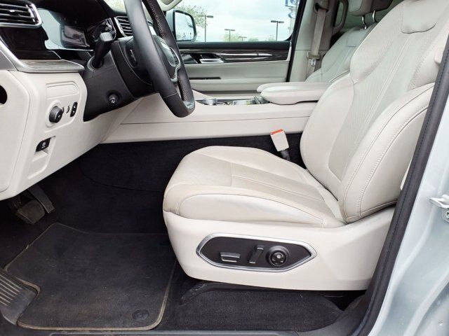 Used 2022 Jeep Wagoneer Series II AWD/4WD image 23