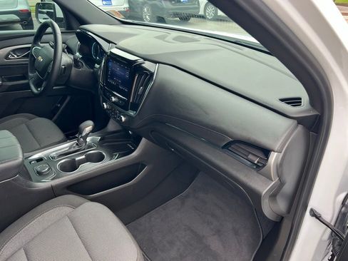 Used 2023 Chevrolet Traverse LT AWD/4WD image 32