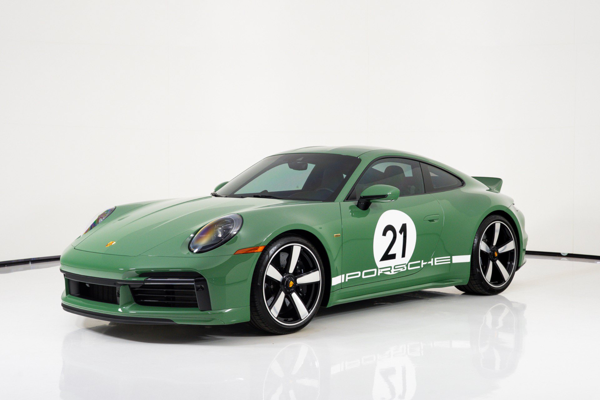 Used 2023 Porsche 911 Sport Classic RWD image 7