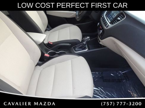 Used 2022 Hyundai Accent Limited FWD image 14