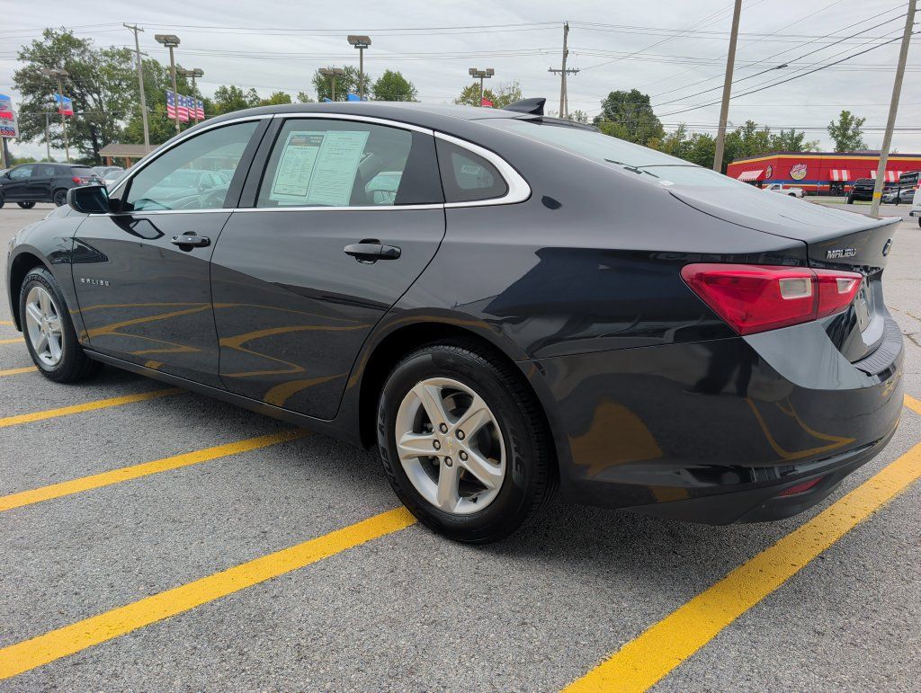 Used 2023 Chevrolet Malibu LT FWD image 5