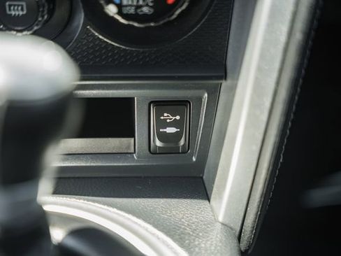 Used 2017 Toyota 86 RWD image 21