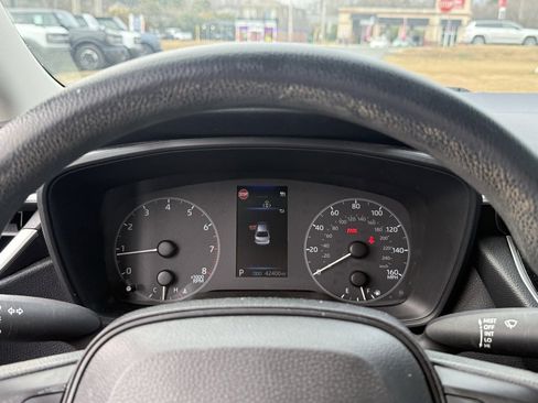 Used 2023 Toyota Corolla LE image 18