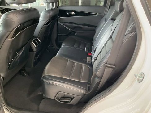 Used 2019 Kia Sorento SX image 20