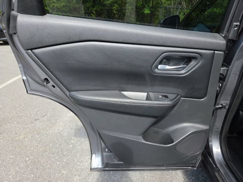 Certified 2025 Nissan Rogue SV FWD image 29