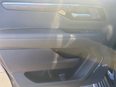 New 2026 Chevrolet Suburban LT w/ Comfort Package image 23