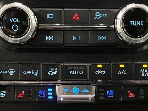 Used 2025 Ford F350 Lariat AWD/4WD image 38