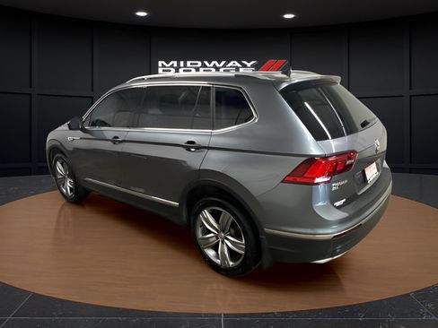 Used 2021 Volkswagen Tiguan SEL w/ 2-Row Tiguan MDO Package AWD/4WD image 3