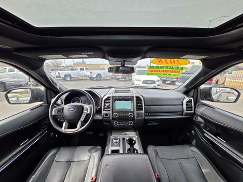 Used 2018 Ford Expedition Max XLT image 2