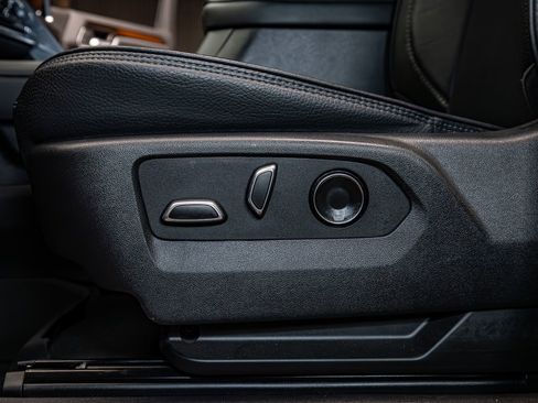 Used 2025 GMC Sierra 3500 Denali w/ Denali Reserve Package image 25