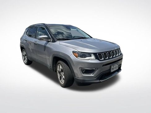 Used 2018 Jeep Compass Limited w/ Navigation Group FWD image 2