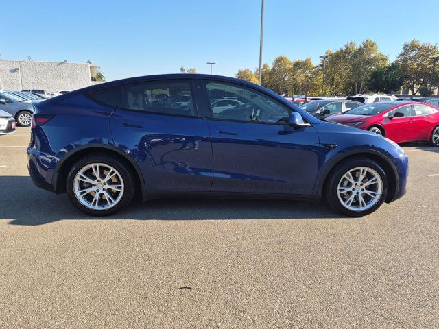 Used 2021 Tesla Model Y Long Range AWD/4WD image 4
