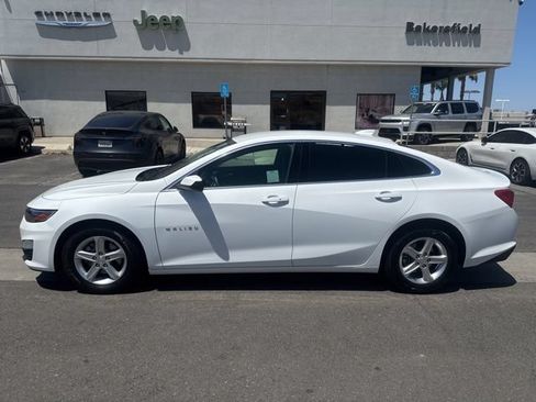 Used 2024 Chevrolet Malibu LT FWD image 2