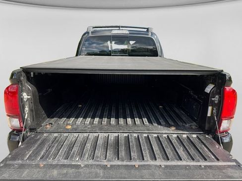 Used 2022 Toyota Tacoma SR5 w/ Technology Package AWD/4WD image 5