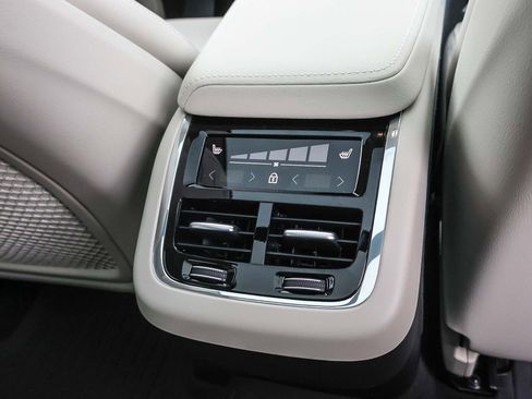 New 2026 Volvo XC60 B5 Ultra w/ Protection Package Premier image 21