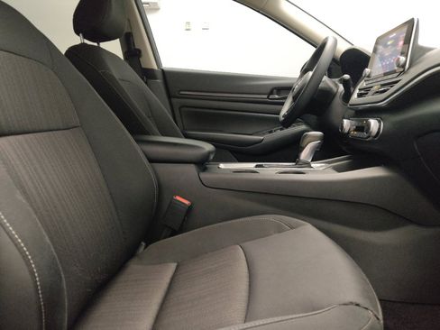 Used 2025 Nissan Altima 2.5 S FWD image 21