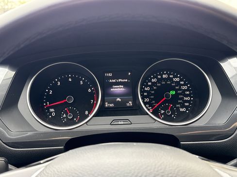 Used 2020 Volkswagen Tiguan SE w/ Panoramic Sunroof Package image 16