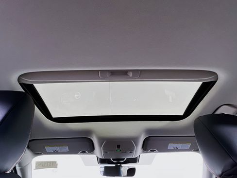 New 2026 Nissan Sentra SR FWD image 26