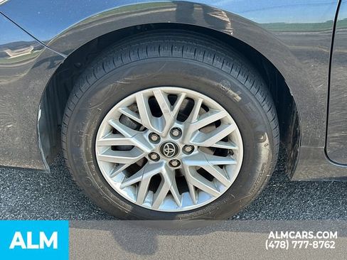 Used 2017 Toyota Camry LE FWD image 12