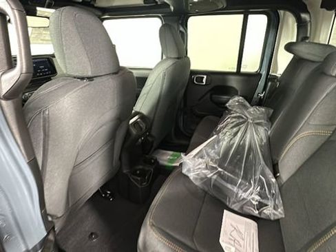 New 2026 Jeep Gladiator Sport image 14