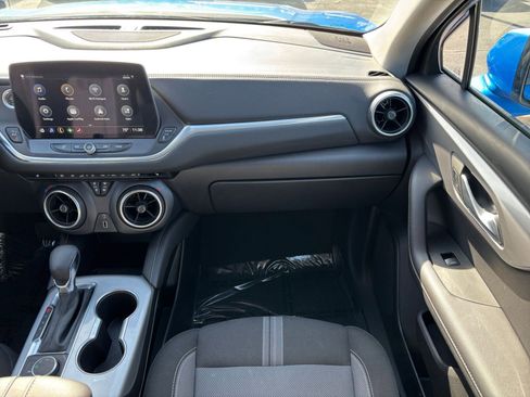 Used 2025 Chevrolet Blazer LT image 37