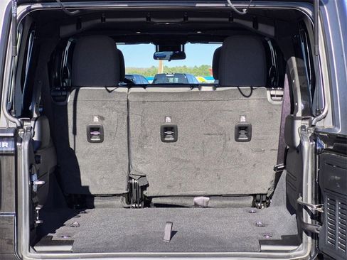 Used 2024 Jeep Wrangler Unlimited Rubicon w/ XTREMEE 35" Tire Package image 8