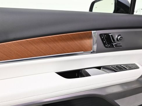 New 2026 Cadillac Vistiq Sport w/ LPO, Floor Liner Package image 21