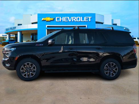 Used 2024 Chevrolet Tahoe Z71 w/ Luxury Package image 2