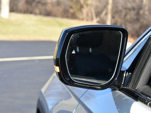 Certified 2025 Jeep Grand Cherokee Limited w/ Luxury Tech Group II image 36