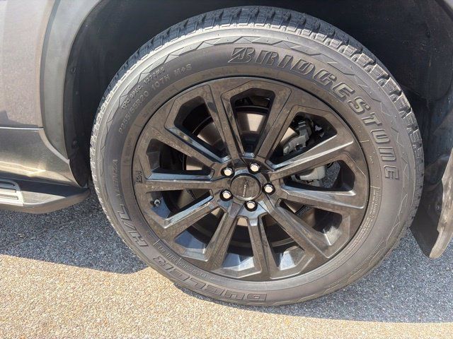 Used 2024 Toyota Highlander XLE FWD image 33