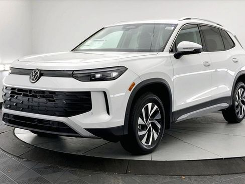 New 2026 Volkswagen Tiguan S image 2