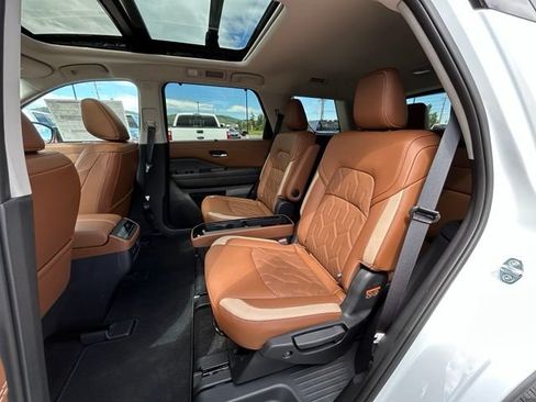 New 2026 Nissan Pathfinder Platinum w/ Cargo Package AWD/4WD image 40