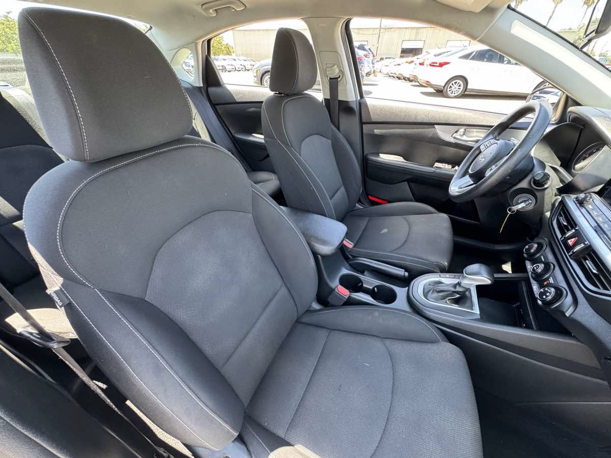 Used 2022 Kia Forte LXS FWD image 14